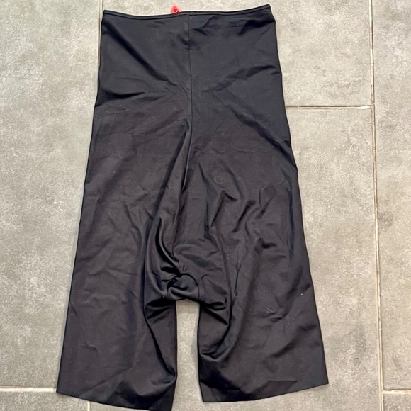 SPANX Slimplicity High Waist Mid Thigh Shaper Shapewear Shorts Size Small Black - Picture 8 of 8